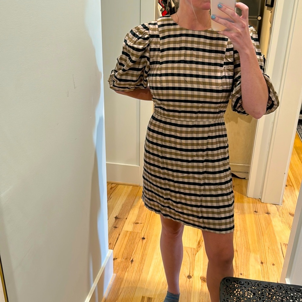 Neutral Bubble Sleeve Dress